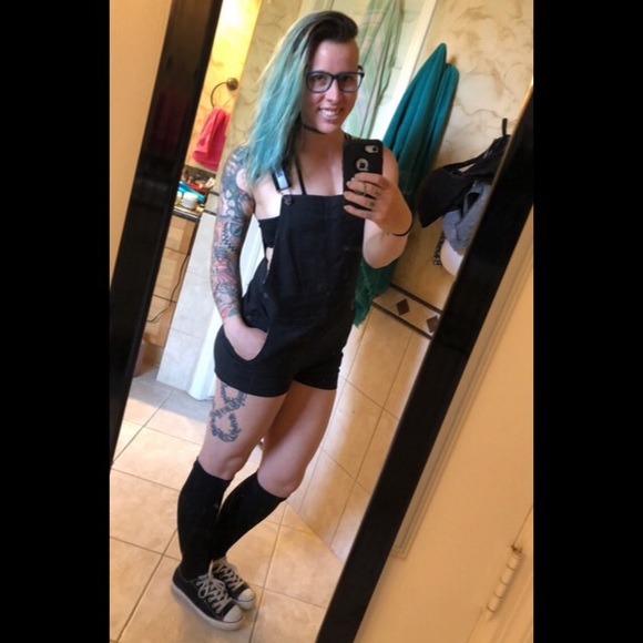 Meet your Posher, Danielle - Picture 3 of 8